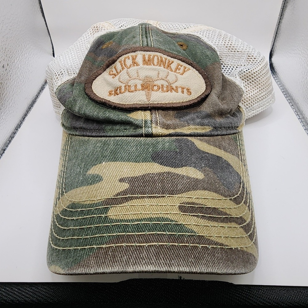Legacy Camo Slick Monkey Skullmounts Snapback Trucker Hat Mens OSFA Mesh Cap